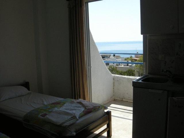 Efrosyni Apartments Agia Marina  Exterior photo