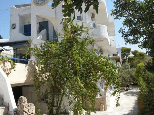 Efrosyni Apartments Agia Marina  Exterior photo